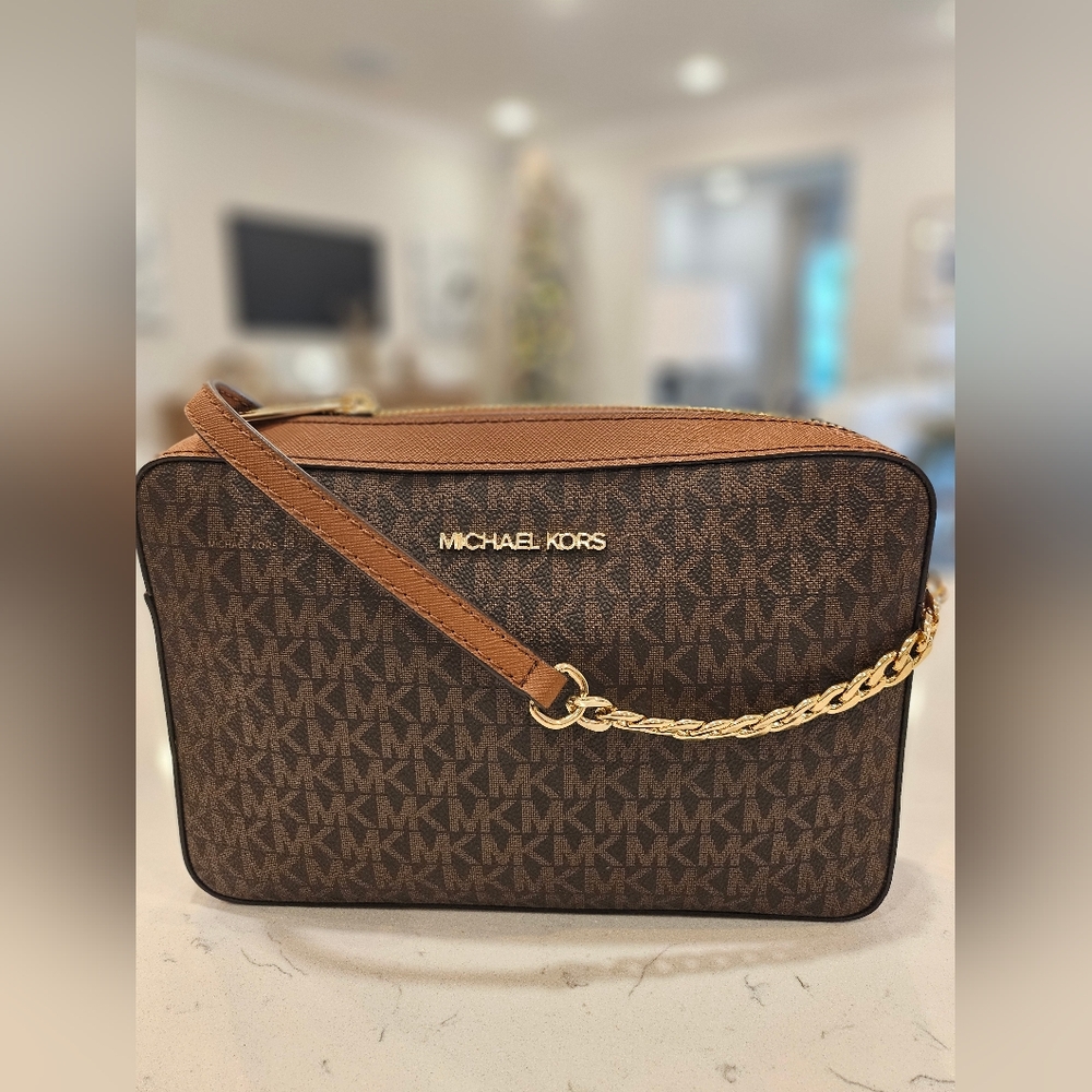 Michael Kors Women's Jet Set Item East West Crossbody Bag